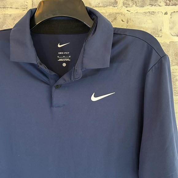 Nike Men’s Medium Navy Dri-Fit Polo Short Sleeve White Swoosh Golf Athletic - Picture 3 of 6